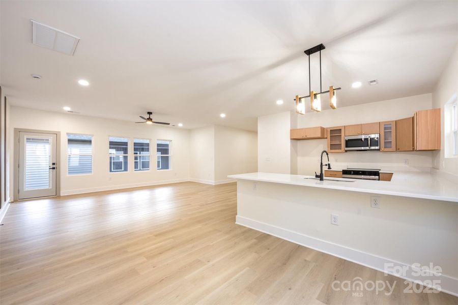 Spacious, unfurnished interior of a new home in , Shelby (Image 18).