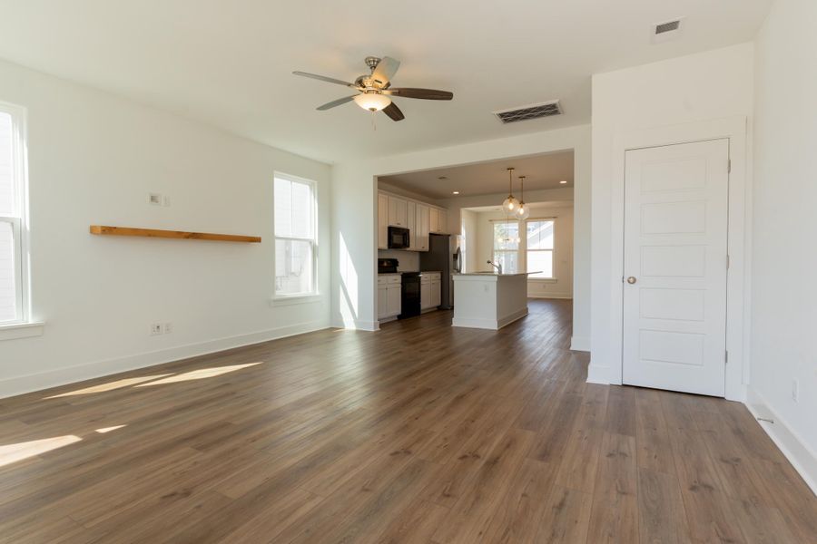 Spacious, unfurnished interior of a new home in , Summerville (Image 25).