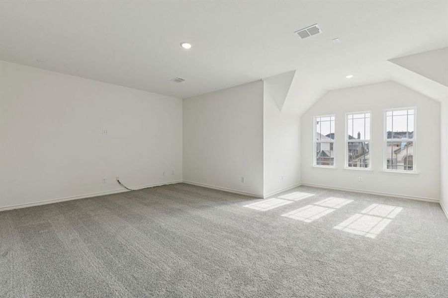 Spacious, unfurnished interior of a new home in Timberbrook, Justin (Image 22).