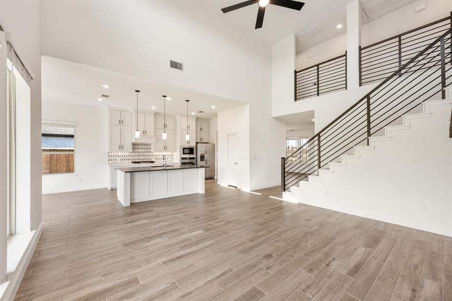 Spacious, unfurnished interior of a new home in Terracina, Rockwall (Image 24). Spacious, unfurnished interior of a new home in Terracina, Rockwall (Image 24).