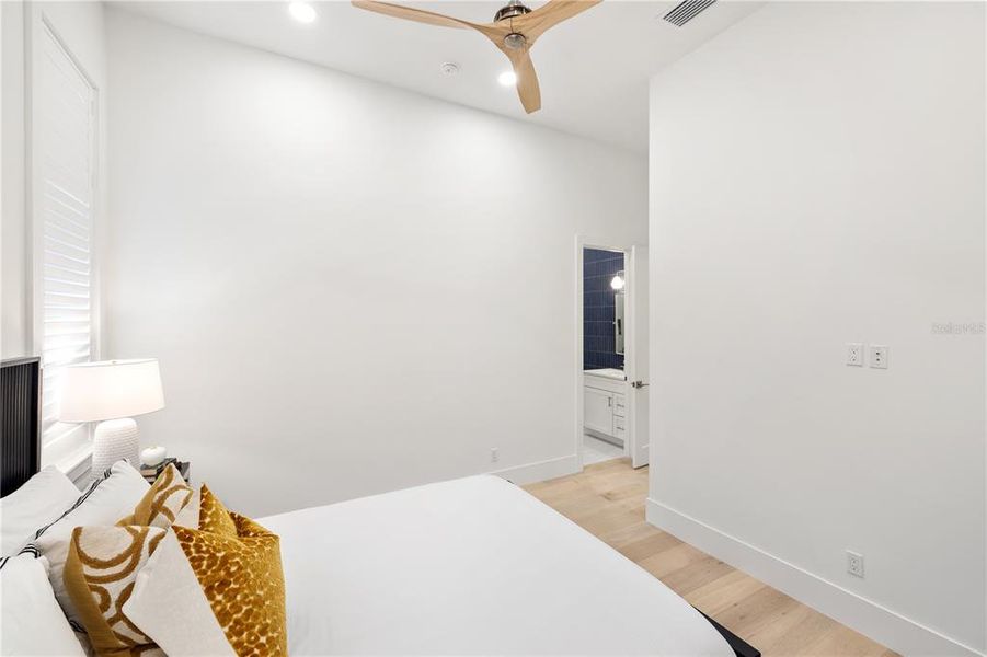 Furnished interior view inside a new home in , Sarasota (Image 61).