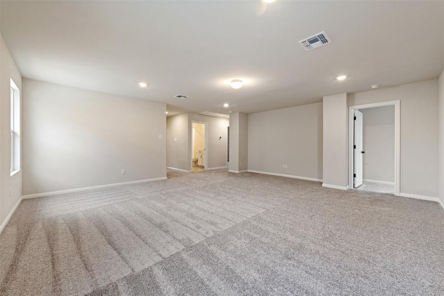 Spacious, unfurnished interior of a new home in Rolling Glen, Hutto (Image 27). Spacious, unfurnished interior of a new home in Rolling Glen, Hutto (Image 27).