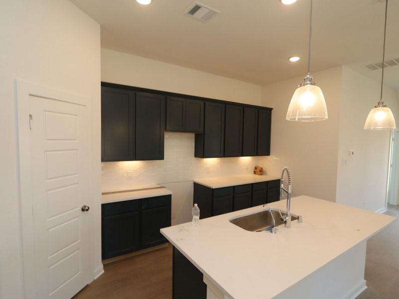 Furnished interior view inside a new home in Lago Mar, Santa Fe (Image 7). Furnished interior view inside a new home in Lago Mar, Santa Fe (Image 7).