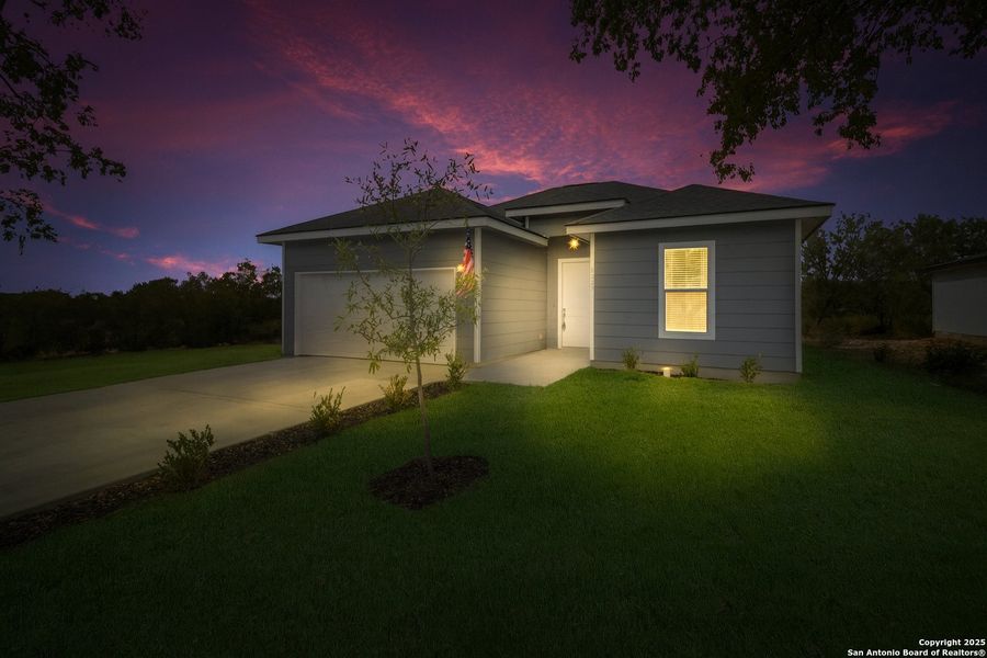 Exterior details and patio area of a home in , San Antonio (Image 18).