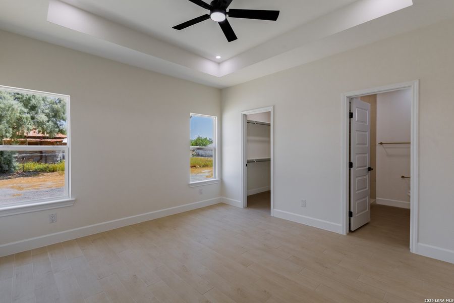 Spacious, unfurnished interior of a new home in , Eagle Pass (Image 29).