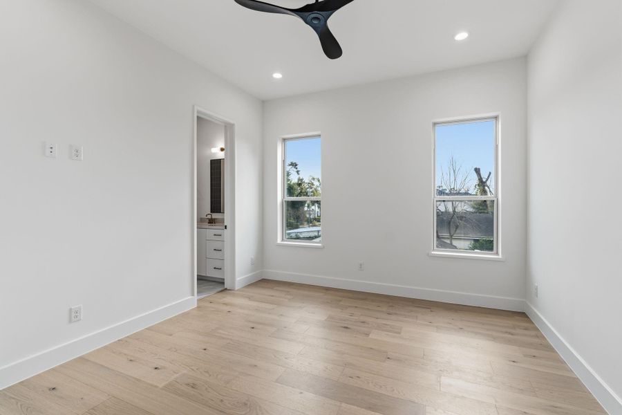 Spacious, unfurnished interior of a new home in , Houston (Image 25).