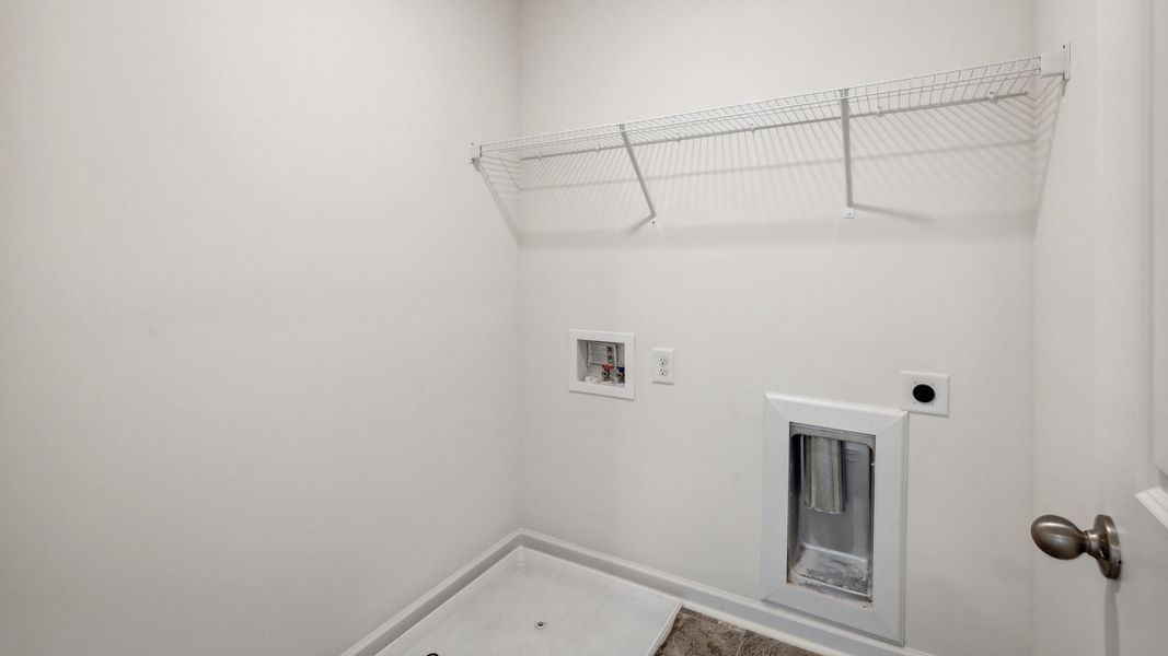 Spacious, unfurnished interior of a new home in The Hideaway at Fox Meadows, Bluff City (Image 27).