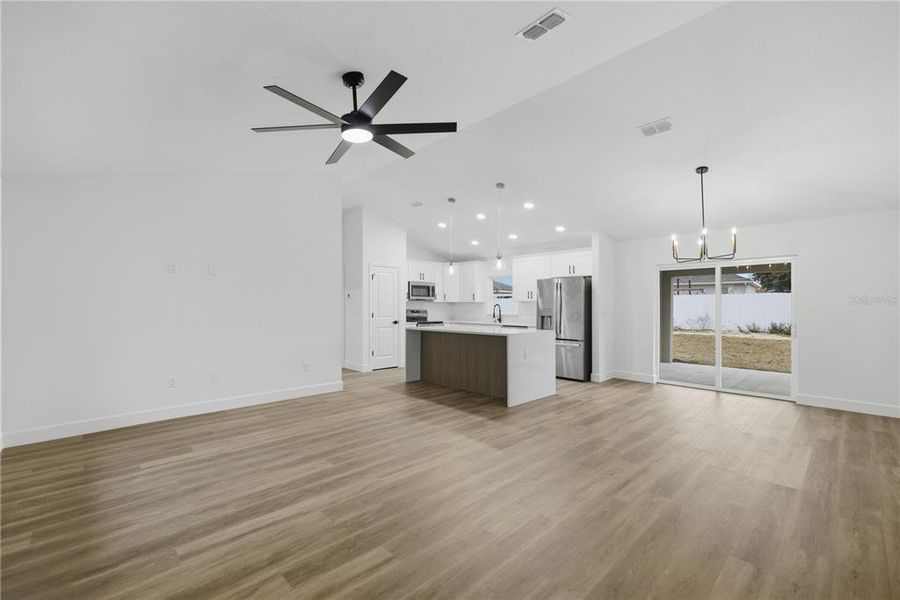 Spacious, unfurnished interior of a new home in , Ocala (Image 16).