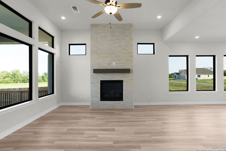 Image 58 of a home in Nolte Farms.