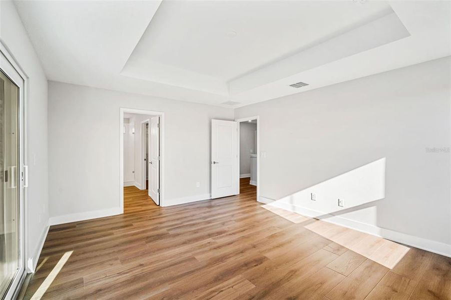 Spacious, unfurnished interior of a new home in , St. Petersburg (Image 38).