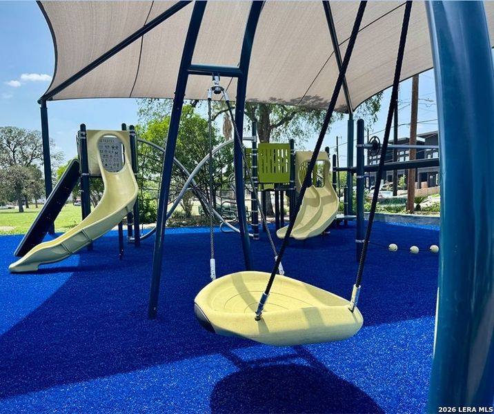 Community amenities in , San Antonio (Image 21).