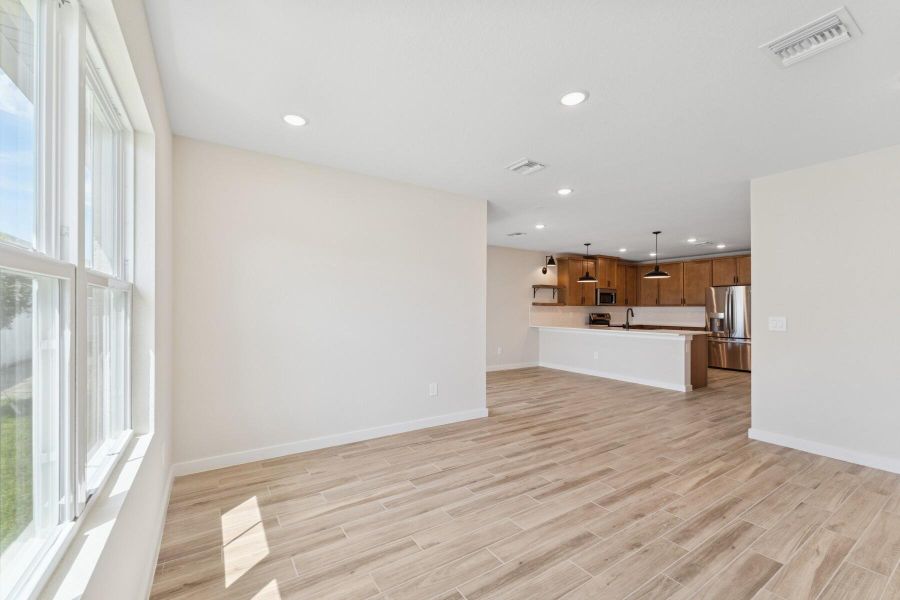 Spacious, unfurnished interior of a new home in , Fort Pierce (Image 36).