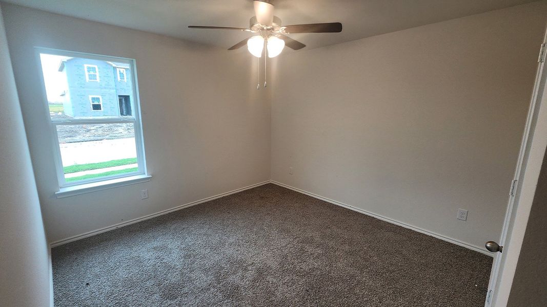 Spacious, unfurnished interior of a new home in Waverly Estates, Nevada (Image 5).