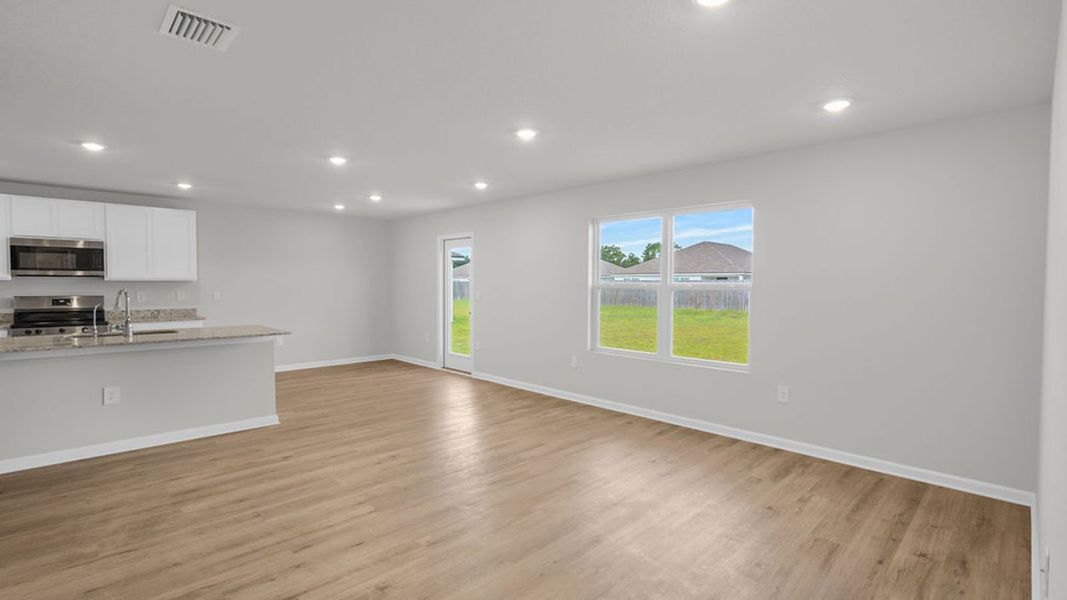 Spacious, unfurnished interior of a new home in Wesley Park, Crawfordville (Image 41).