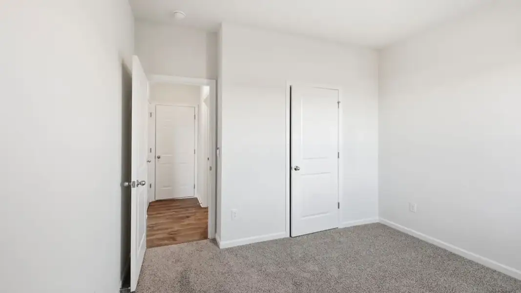 Spacious, unfurnished interior of a new home in Woodglen, Piedmont (Image 24).