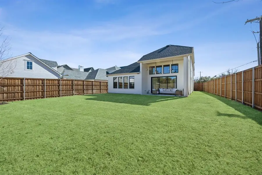 Exterior details and patio area of a home in , Richardson (Image 3).