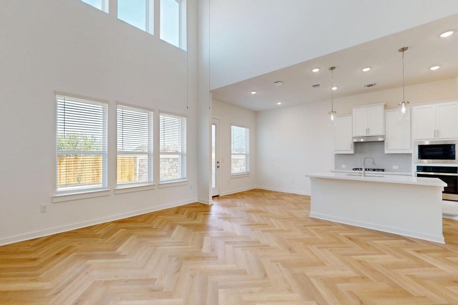 Spacious, unfurnished interior of a new home in Barksdale, Leander (Image 16).