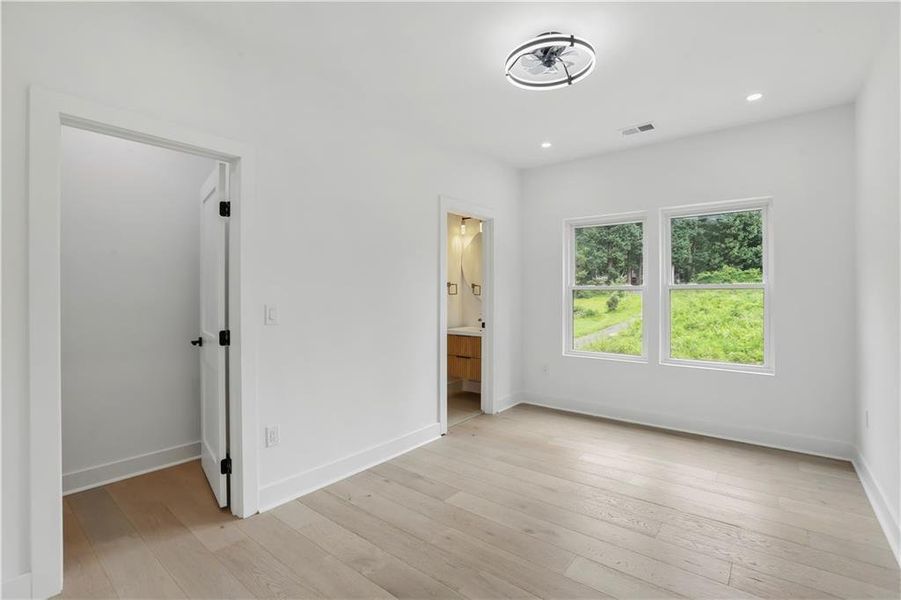 Spacious, unfurnished interior of a new home in , Atlanta (Image 22).