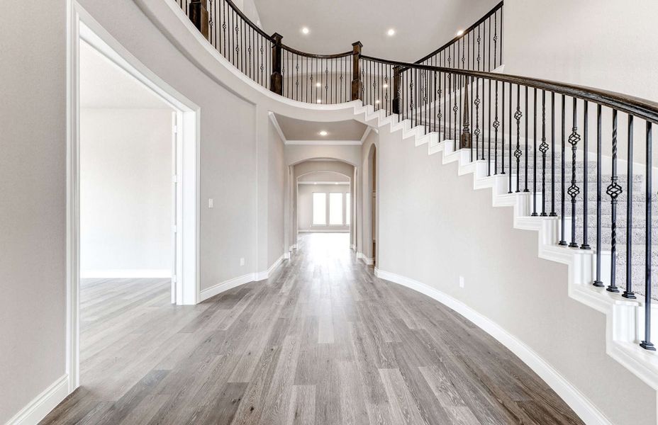 Spacious, unfurnished interior of a new home in Bridgeland 60′, Cypress (Image 17).