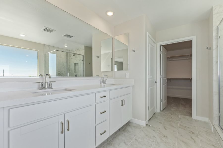Furnished interior view inside a new home in Rialta, Mesa (Image 6).