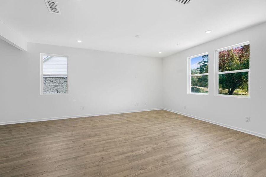 Spacious, unfurnished interior of a new home in Windance Lake, Loganville (Image 16).