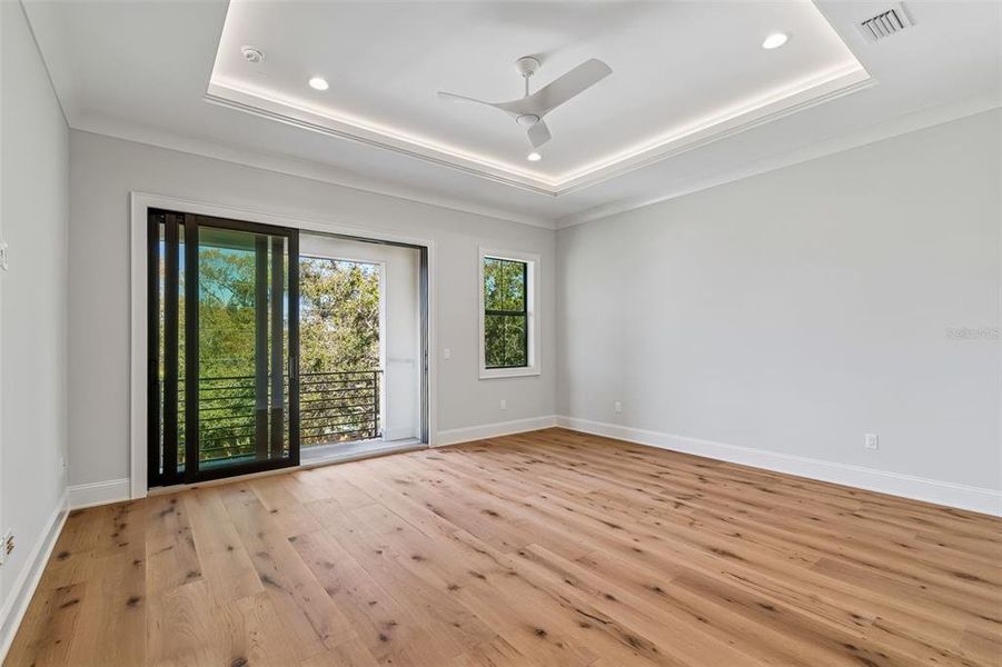 Spacious, unfurnished interior of a new home in , Tampa (Image 22).