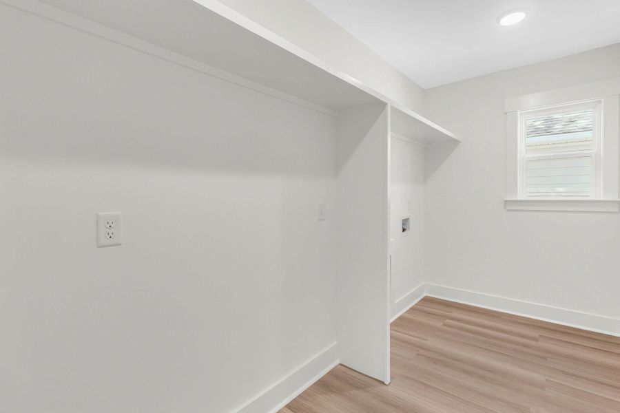 Spacious, unfurnished interior of a new home in , Charleston (Image 44).