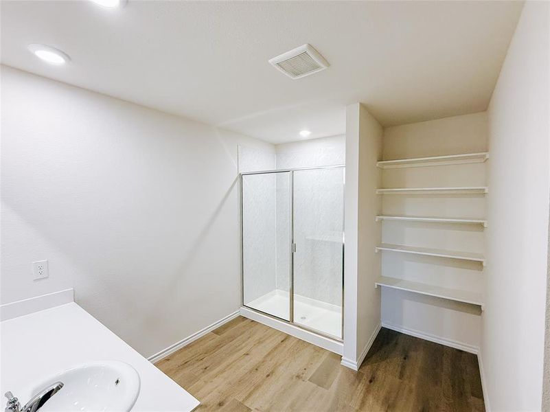 Spacious, unfurnished interior of a new home in Stonehaven, Caddo Mills (Image 27).