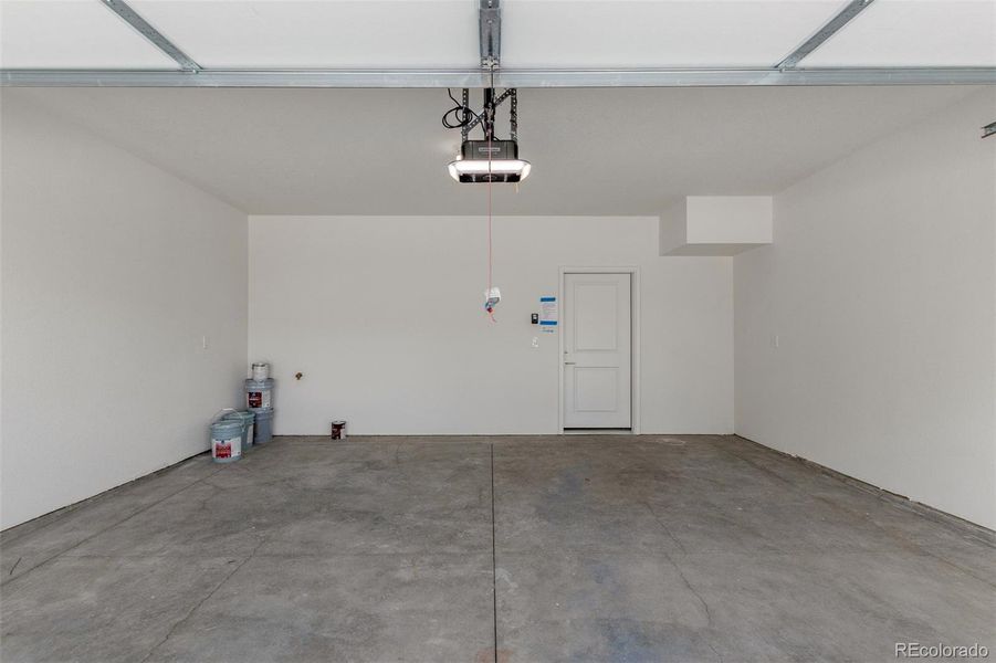 Spacious, unfurnished interior of a new home in The Commons at Victory Ridge, Colorado Springs (Image 23).