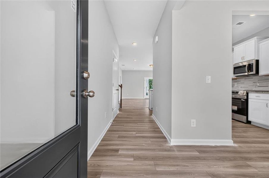 Spacious, unfurnished interior of a new home in Sycamore Crest, Calhoun (Image 24).