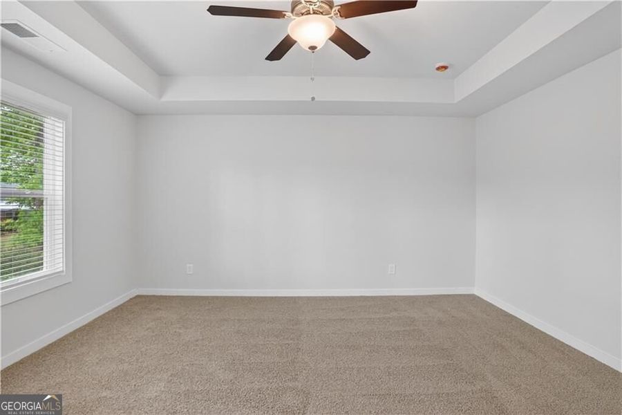 Spacious, unfurnished interior of a new home in The Fairways at Mirror Lake, Villa Rica (Image 67).