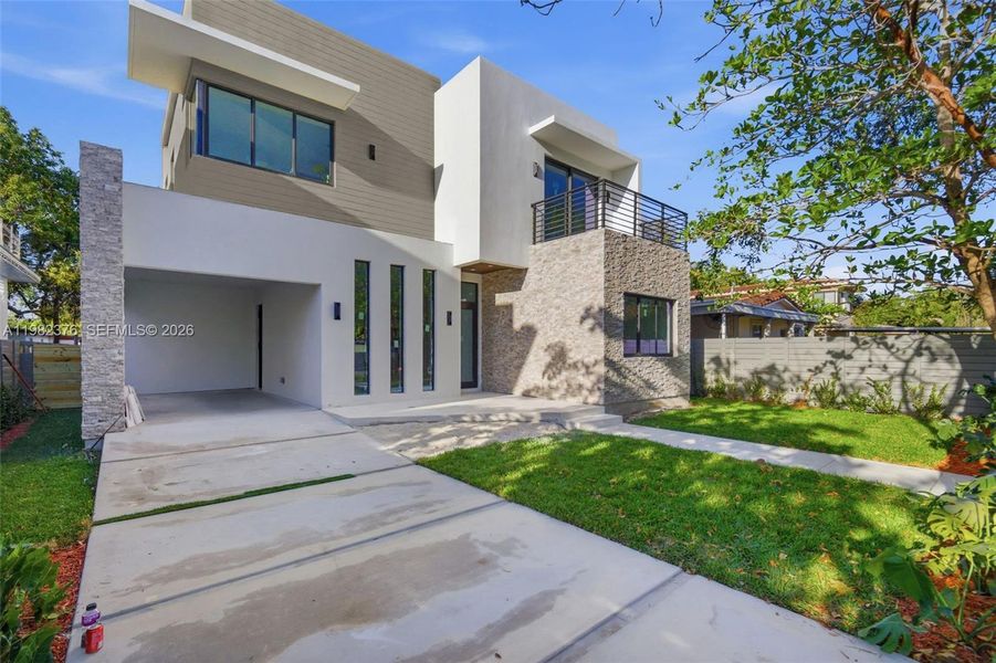Exterior details and patio area of a home in , Miami (Image 17).