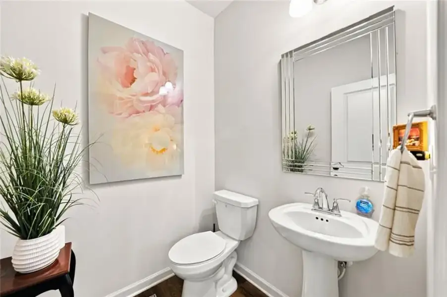 Furnished interior view inside a new home in , Jasper (Image 10).