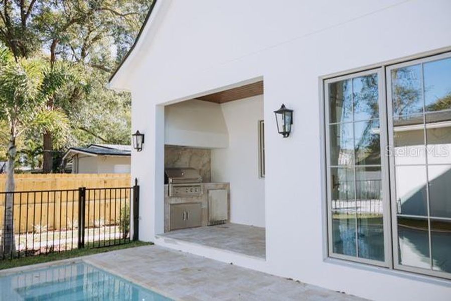 Exterior details and patio area of a home in , Orlando (Image 25).