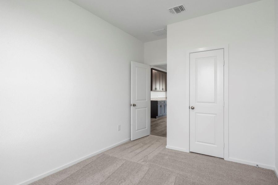 Spacious, unfurnished interior of a new home in Windcress, Baytown (Image 13).