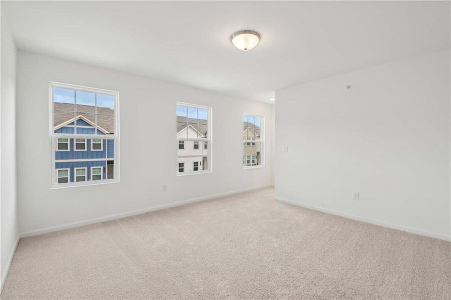Spacious, unfurnished interior of a new home in Laurelwood, Douglasville (Image 16).