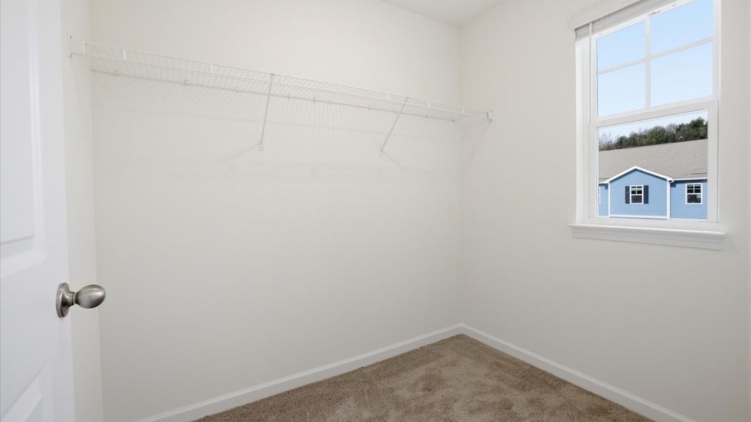 Spacious, unfurnished interior of a new home in Cherokee Crossing, Kodak (Image 19).
