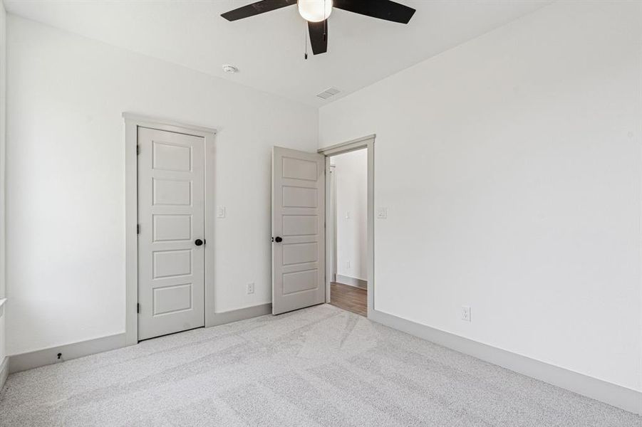 Spacious, unfurnished interior of a new home in , Granbury (Image 25). Spacious, unfurnished interior of a new home in , Granbury (Image 25).