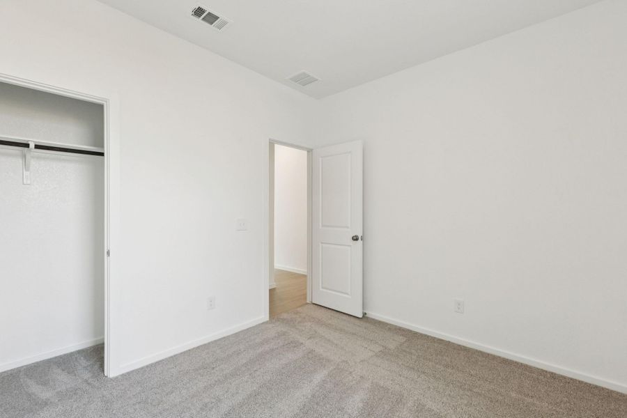 Spacious, unfurnished interior of a new home in River Ranch, Dayton (Image 14).