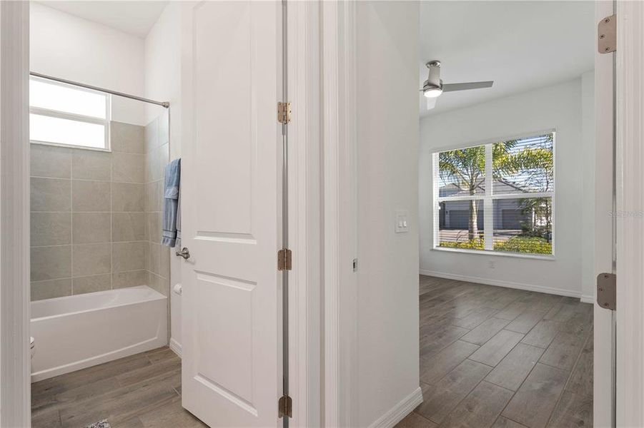Spacious, unfurnished interior of a new home in , Punta Gorda (Image 24).