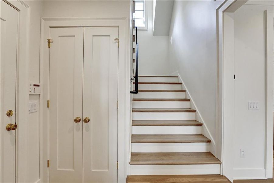 Spacious, unfurnished interior of a new home in , Gainesville (Image 19).