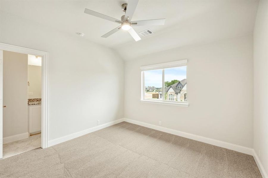 Spacious, unfurnished interior of a new home in Ridgepoint, Midlothian (Image 17).
