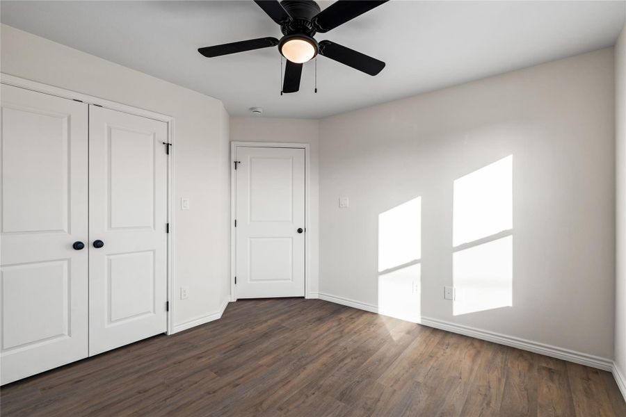 A versatile secondary bedroom designed to adapt to your needs, whether for rest, work, or creativity.