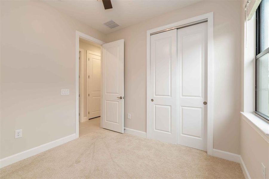 Spacious, unfurnished interior of a new home in , Bradenton (Image 37).
