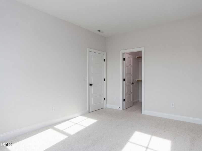 025-1280x960-bedroom 025-1280x960-bedroom