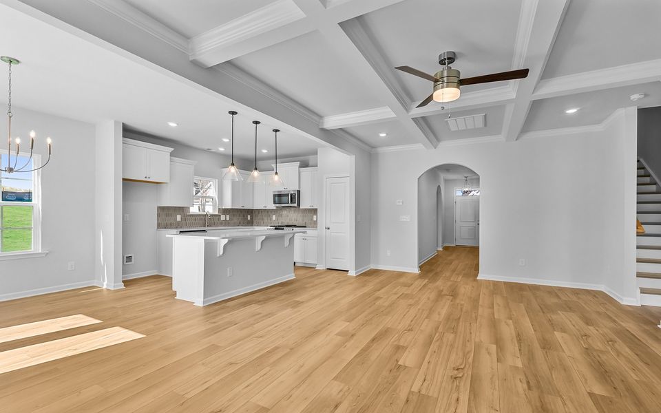 Spacious, unfurnished interior of a new home in Fieldstone, Lexington (Image 18).