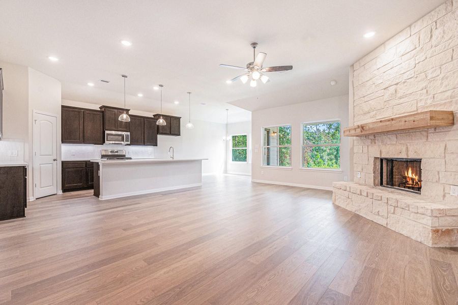 Spacious, unfurnished interior of a new home in Oakwood Ranch, Willis (Image 22).