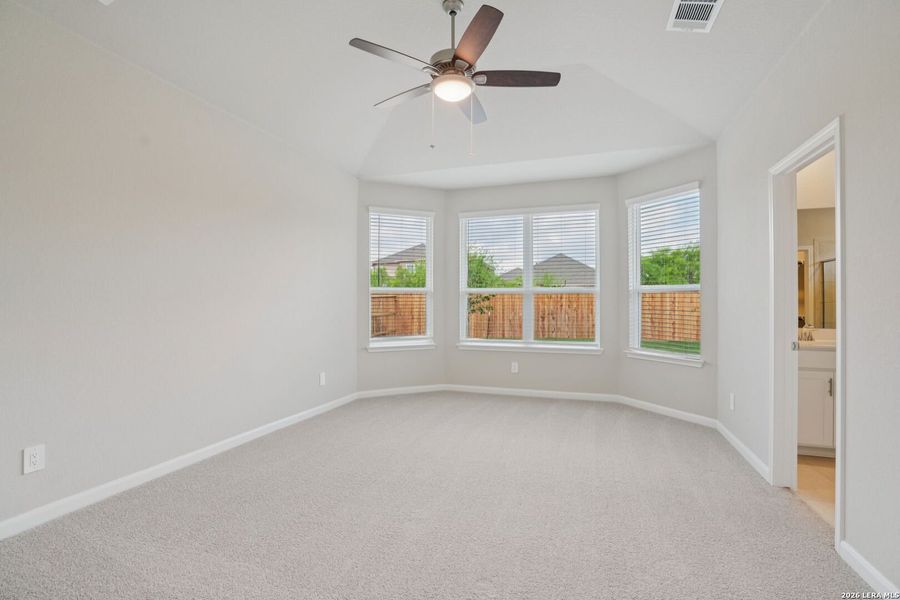 Spacious, unfurnished interior of a new home in Sagebrooke - Premier Series, San Antonio (Image 21).