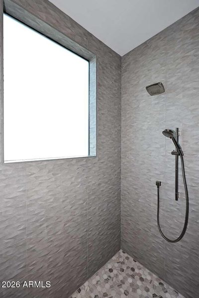 2nd Guest Bedroom-Ensuite Shower