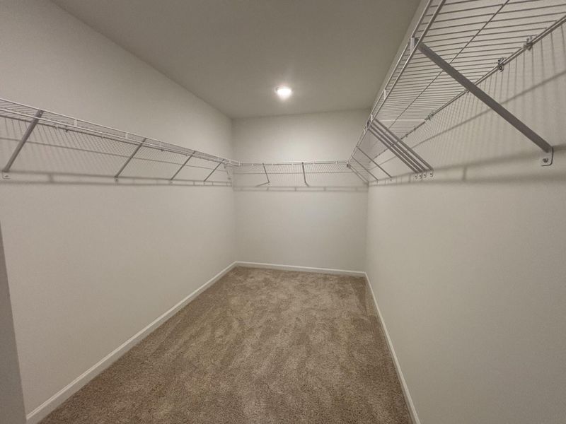 Spacious, unfurnished interior of a new home in CraigStone, Woodruff (Image 12).